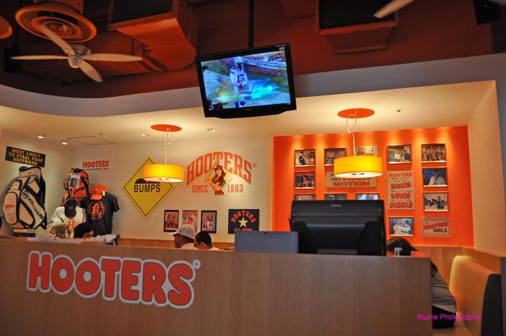 https://img1.wsimg.com/isteam/ip/845da1c5-793a-440c-8714-66825bb2d7d8/Tokyo Japan Hooters 2012 (12).jpg